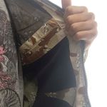 Jaqueta-New-Era-Corta-Vento-Desert-Camo-Logo-Neyyan.jpeg