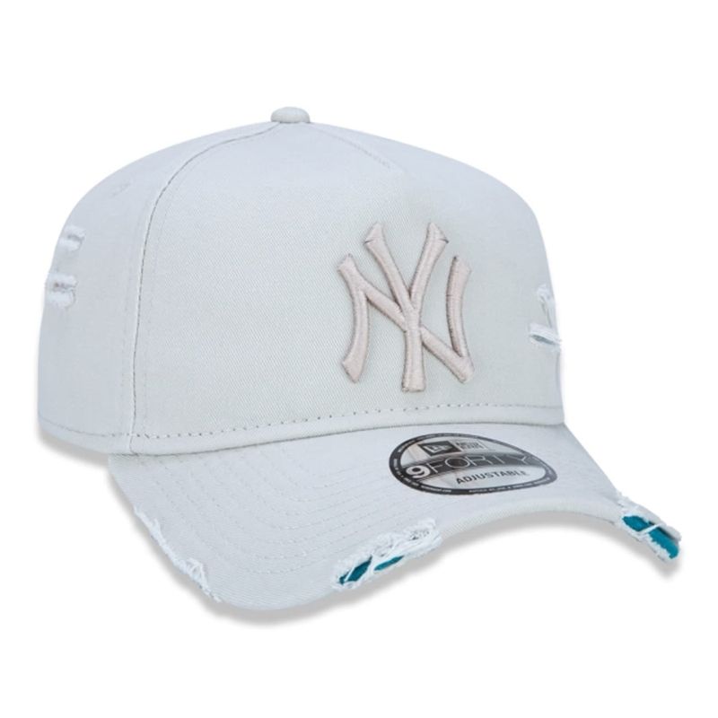 Bone-New-Era-Destroyed-New-York-Yankees-Off-White.jpeg