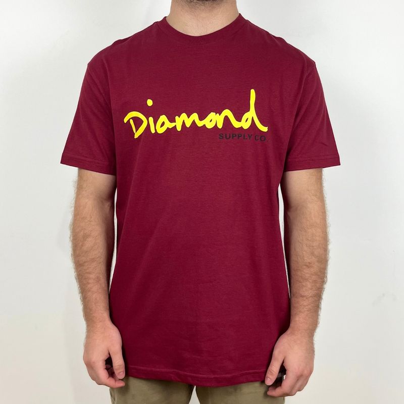 camiseta-diamond-og-script-vermelho-v24dic02