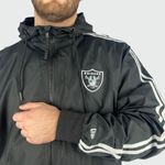 jaqueta-new-era-hip-hop-lasrai-preto-nfi24jaq005--2-
