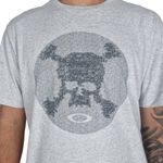 camiseta-oakley-trn-graphic-skull-tee-stone-grey-foa407175-22y -2-.jpg