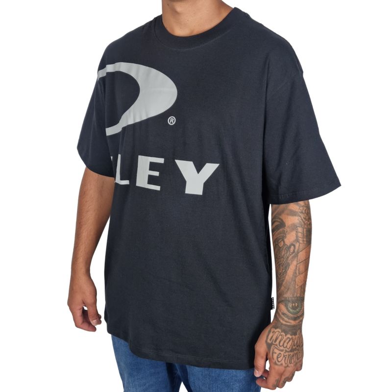 camiseta-oakley-crop-logo-ss-tee-blackout-foa407215-02e -3-.jpg